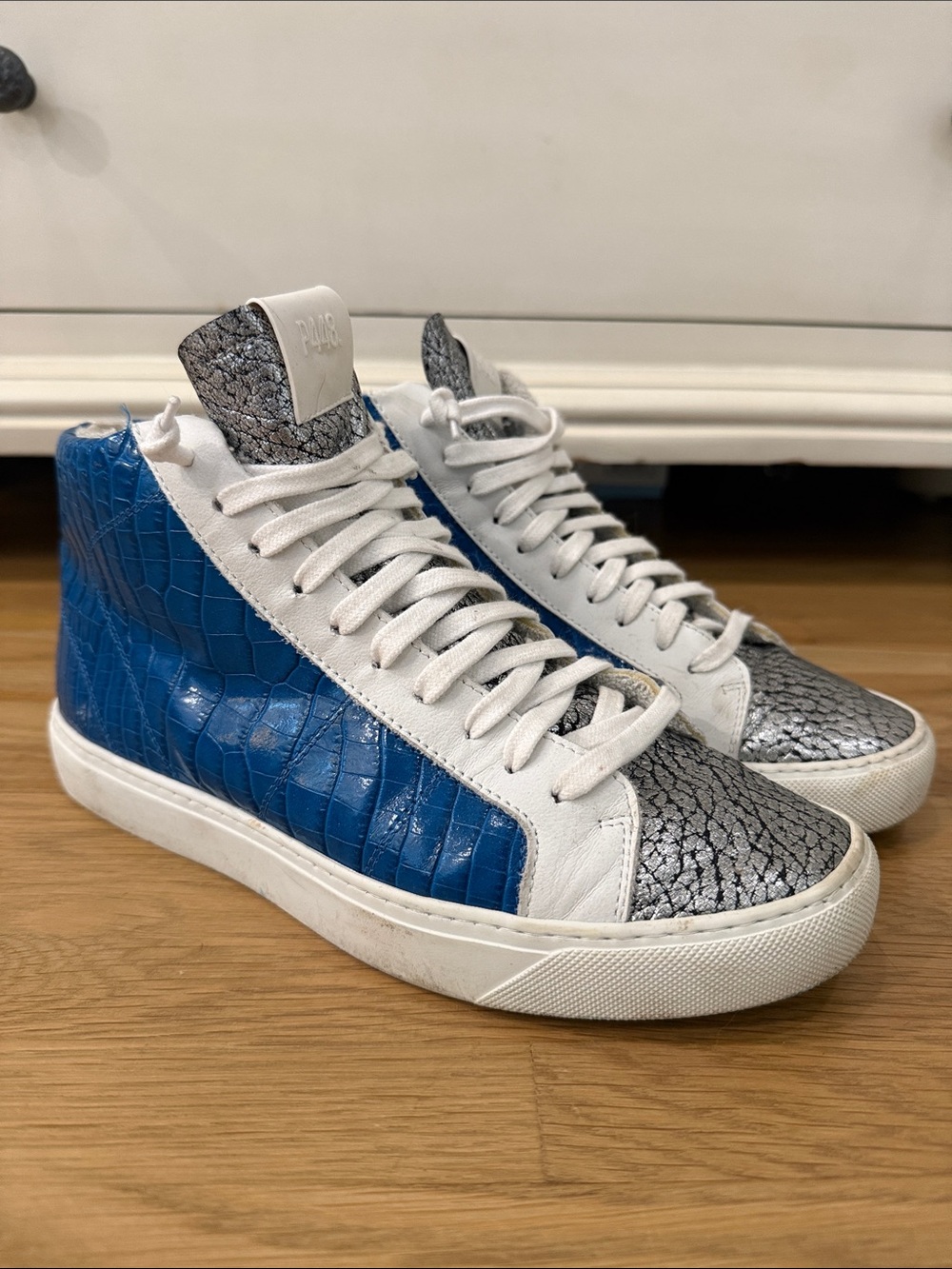 P448 high top women’s sneakers size 40 blue white silver